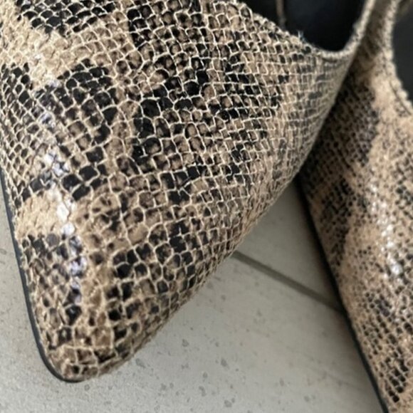 Express Snakeskin Textured Open Back Pointed Toe Pump - Picture 4 of 4